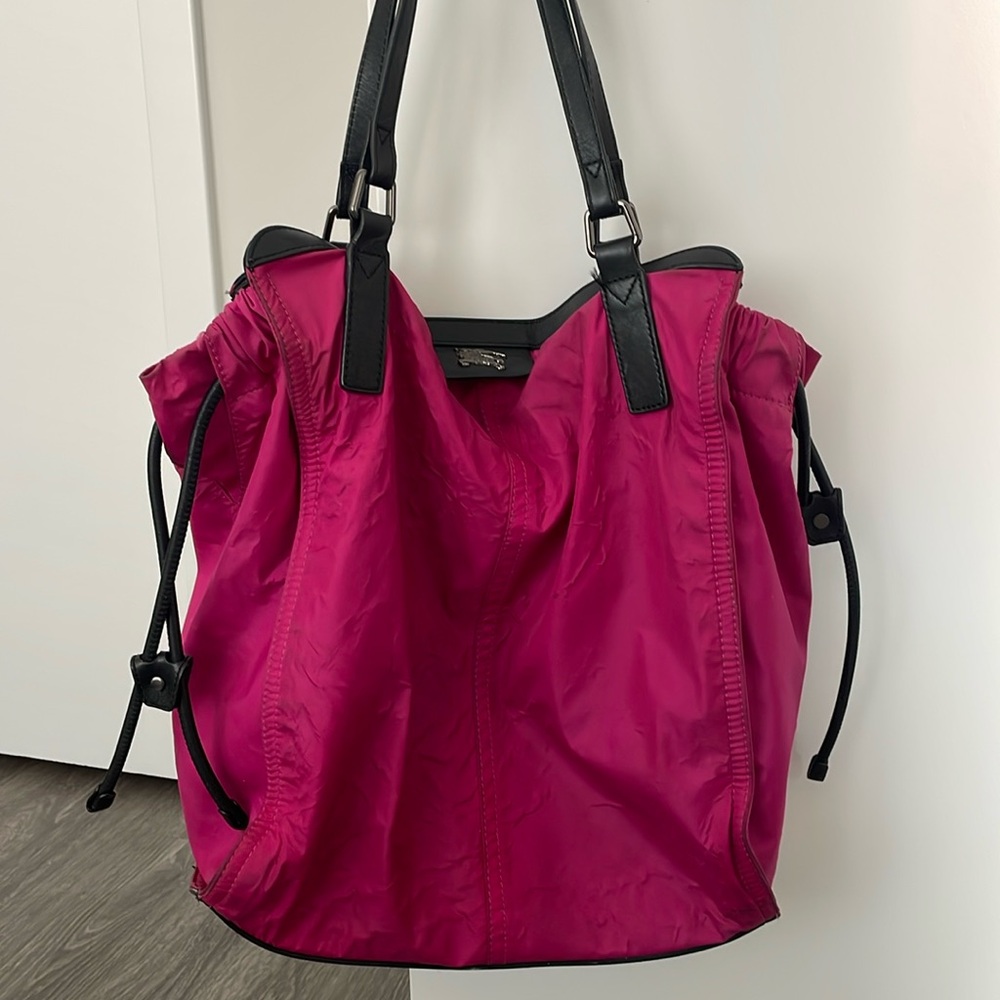 BURBERRY LONDON BUCKLEIGH NYLON TOTE